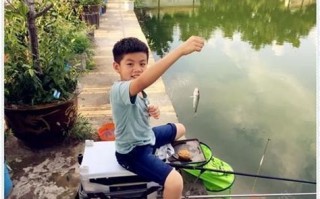 写小孩垂钓的诗句