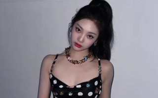 揭秘辣妹宁艺卓——甜美与性感并存的秘诀