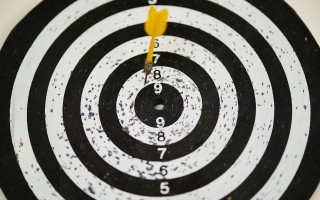 全面解析羽毛球拍选购指南