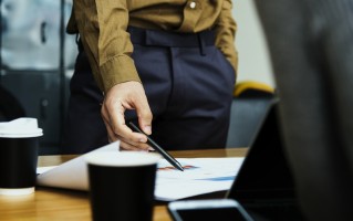 农村啃老现象抬头，原因及对策探讨