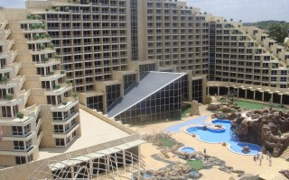 倪氏海泰大酒店，从家庭餐厅到五星级度假村的蜕变之旅