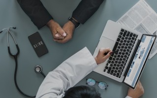 男子注销去世老人号码需证明是家属的探讨