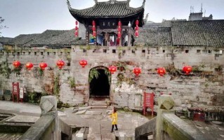 关于叱石风景区在端午节期间临时交通管制的公告