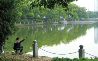 江中垂钓图