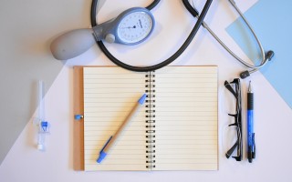 山取颜料师的高消费限制及其影响研究