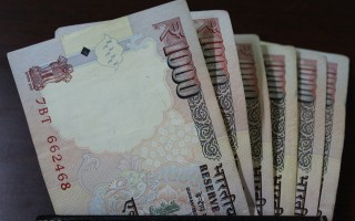 3月买入金条的95后女生投资战略分析，黄金投资的盈利之道及市场洞察