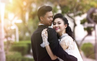 风雨中的誓言，上海新人顶风结婚