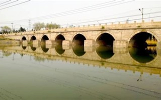 在沙河北大桥垂钓