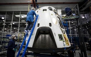 SpaceXRaptor发动机测试发生爆炸事故