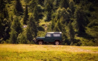 吉普指挥官(新车｜实力均衡，质感舒适！试驾新款Jeep大指挥官)
