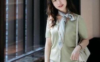 成熟女性夏季优雅风穿搭指南品味与时尚的完美融合