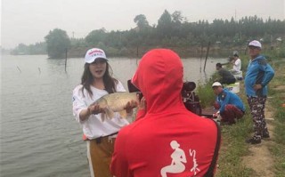 快乐垂钓主持人赵楠