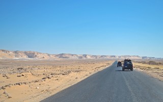 独库公路，穿越新疆天山的绝美风景之旅