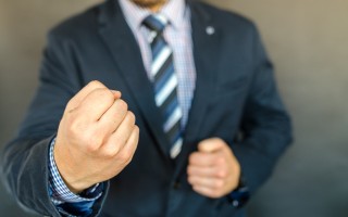特斯拉擎天柱的自主充电与自主作业能力研究