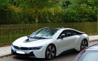 比亚迪秦plus新能源2023款价格纯电(比亚迪秦PLUS EV 2023冠军版限时直降1万元，11.98万元起)