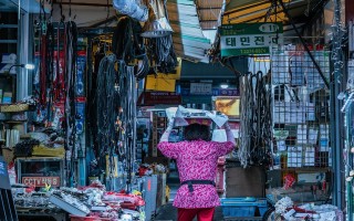 探秘韩国时尚中心，服装批发市场全攻略