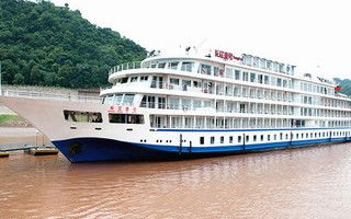 长江游轮次下扬州，海事维护保障超人水路来扬
