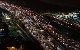 春节回家路，免费通行到几号？春节高速免费政策全解析