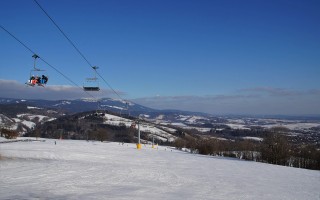 美国某山脉突发雪崩，两名滑雪者不幸丧生——悲剧背后的警示
