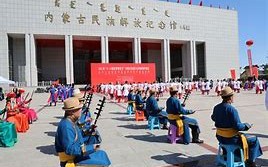 内蒙古自治区文化和旅游厅举办安全生产专题培训与应急演练筑牢文旅安全防线

引言
在当前文化和旅游行业快速发展的背景下，安全生产已成为保障行业健康发展的重中之重。内蒙古自治区文化和旅游厅深知安全生产的重要性，近日成功举办了一系列安全生产专题培训和应急演练活动，旨在提升全区文化和旅游行业的安全管理水平，确保游客和从业人员的生命财产安全。

安全生产专题培训
为了提高文化和旅游行业从业人员的安全意识和应急处理能力，内蒙古自治区文化和旅游厅组织了一系列安全生产专题培训。培训