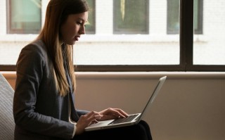 孙颖莎光速进16强，速度与激情的完美结合