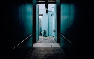 男子私挖地下室被罚后换个房继续挖的背后故事