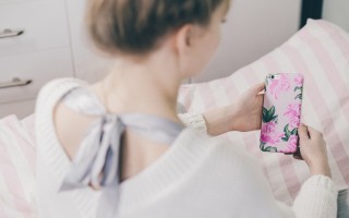 女子超市做切眼袋手术致左眼失明案例分析