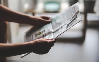 少年血尿背后的危机，医生巧妙取出磁力珠揭示成长警示