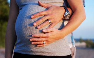 高一女生军训中的意外发现，肚子疼痛背后的癌症警示