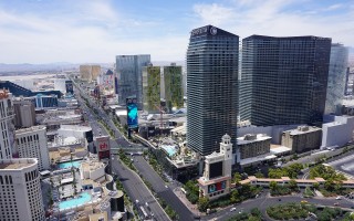 翼虎越野车(福特翼虎：2.0T+6AT+四驱，这款SUV帅气好开操控棒，买)