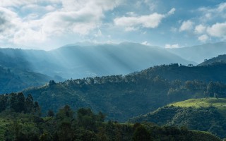 孙杨复出首秀夺冠，重燃泳池荣耀，夺得400米自由泳金牌