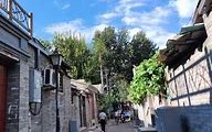 北京胡同里的“床居”生活一家三口的蜗居故事