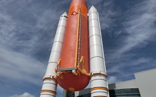 欢迎神十八航天员回家，探索宇宙的壮举与英雄归来