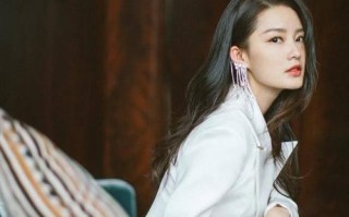 李沁引领美拉德新风尚齐肩发搭配衬衫阔腿裤的高级时髦穿法