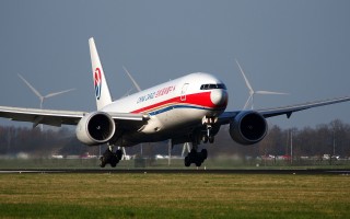 中国高铁一公里耗一度电？官方回应背后的真相与解析
