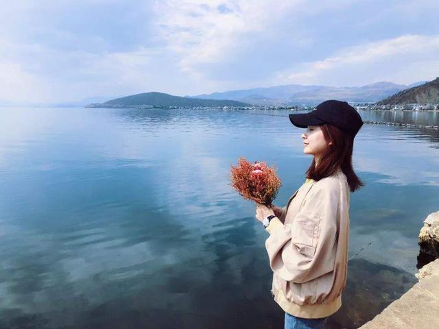 现在去昆明旅游穿什么衣服合适-第1张图片-彩蝶百科