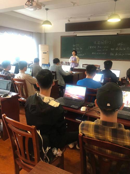 如何选择一所优秀的大数据培训学校?-第1张图片-彩蝶百科 如何选择一所优秀的大数据培训学校?-第1张图片-彩蝶百科