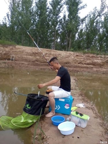 垂钓草鱼的最佳气温-第1张图片-彩蝶百科