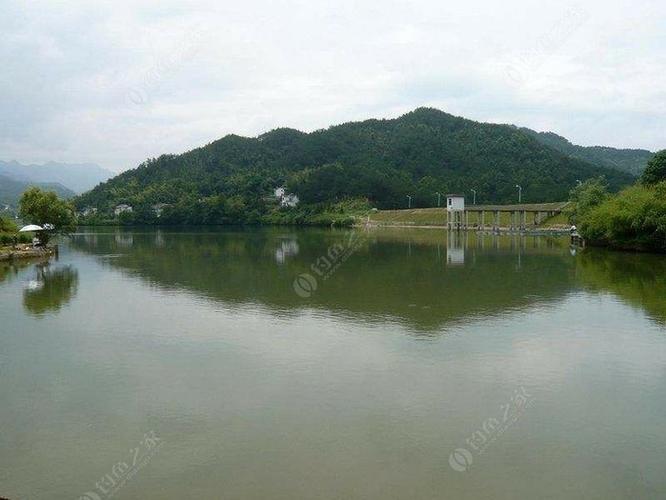 水库面积对于休闲垂钓农家乐的重要性-第1张图片-彩蝶百科 水库面积对于休闲垂钓农家乐的重要性-第1张图片-彩蝶百科