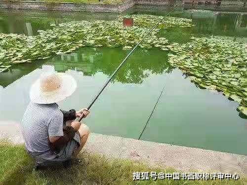 快乐垂钓频道主持人李若萱照片-第1张图片-彩蝶百科
