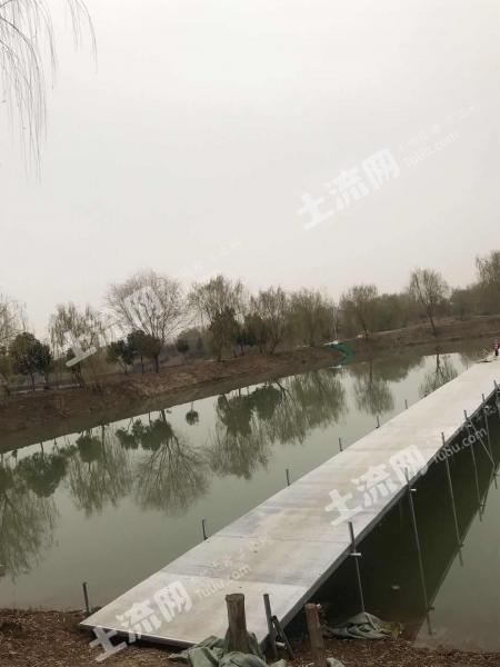 优美的河畔垂钓风景-第3张图片-彩蝶百科