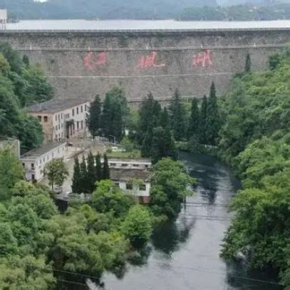 沙河红枫山-第1张图片-彩蝶百科 沙河红枫山-第1张图片-彩蝶百科