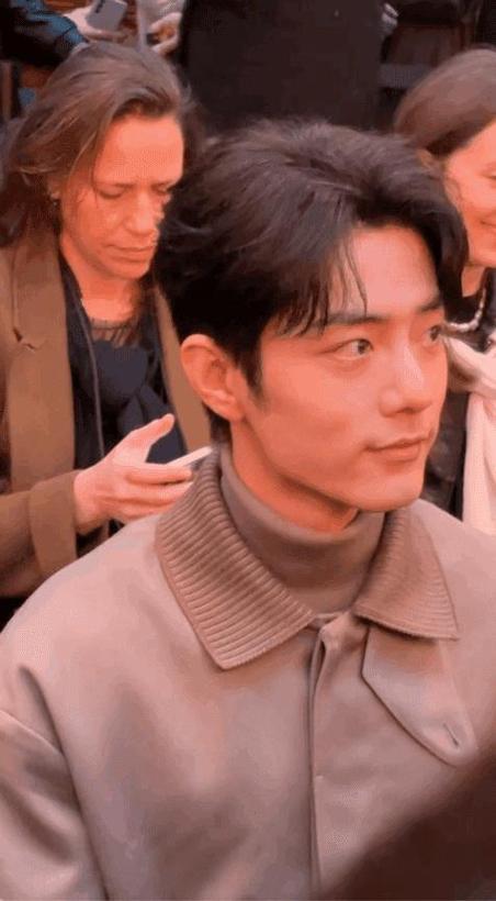 时尚界新风向陈昊宇与任嘉伦领衔春夏新品发布-第1张图片-彩蝶百科 时尚界新风向陈昊宇与任嘉伦领衔春夏新品发布-第1张图片-彩蝶百科