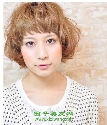 1.短发层次感造型-第1张图片-彩蝶百科 1.短发层次感造型-第1张图片-彩蝶百科