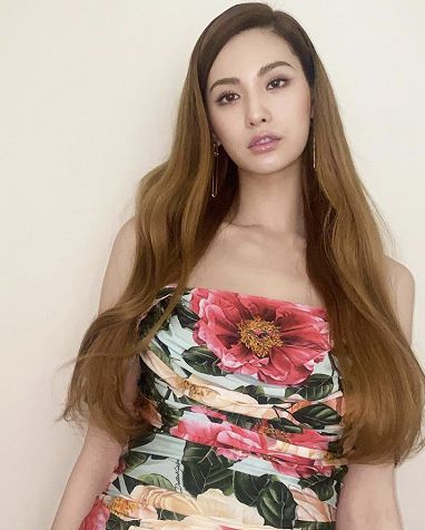 中岛美嘉日本天后璀璨登场,歌手舞台上的美艳传奇-第1张图片-彩蝶百科 中岛美嘉日本天后璀璨登场,歌手舞台上的美艳传奇-第1张图片-彩蝶百科