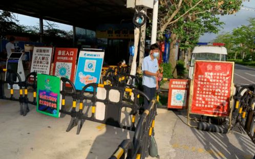 端午假期第三天:五台山游客粽情山水间尽享假日好时光-第1张图片-彩蝶百科 端午假期第三天:五台山游客粽情山水间尽享假日好时光-第1张图片-彩蝶百科