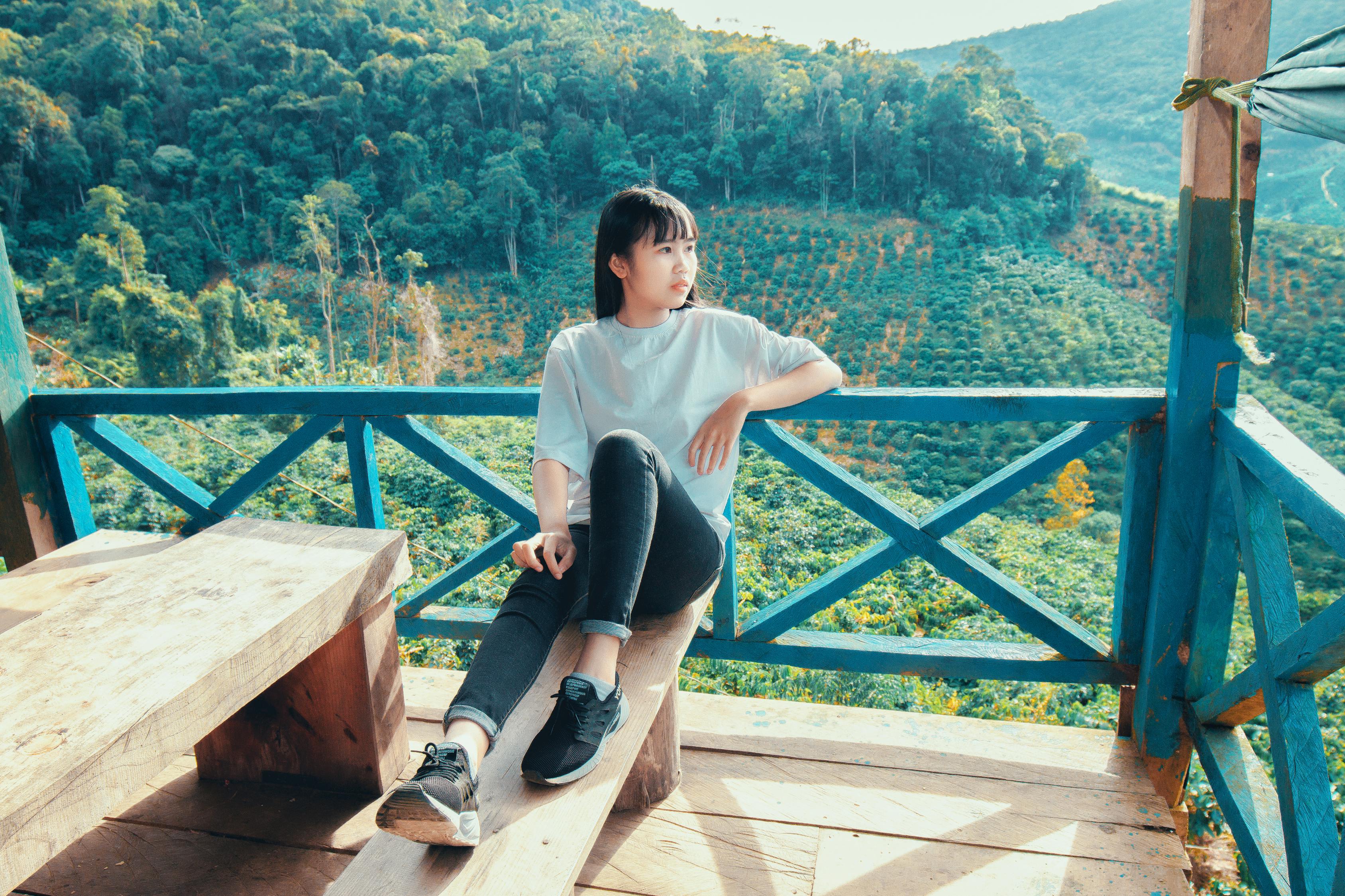 杨幂挑战农村妇女角色造型引争议-第1张图片-彩蝶百科