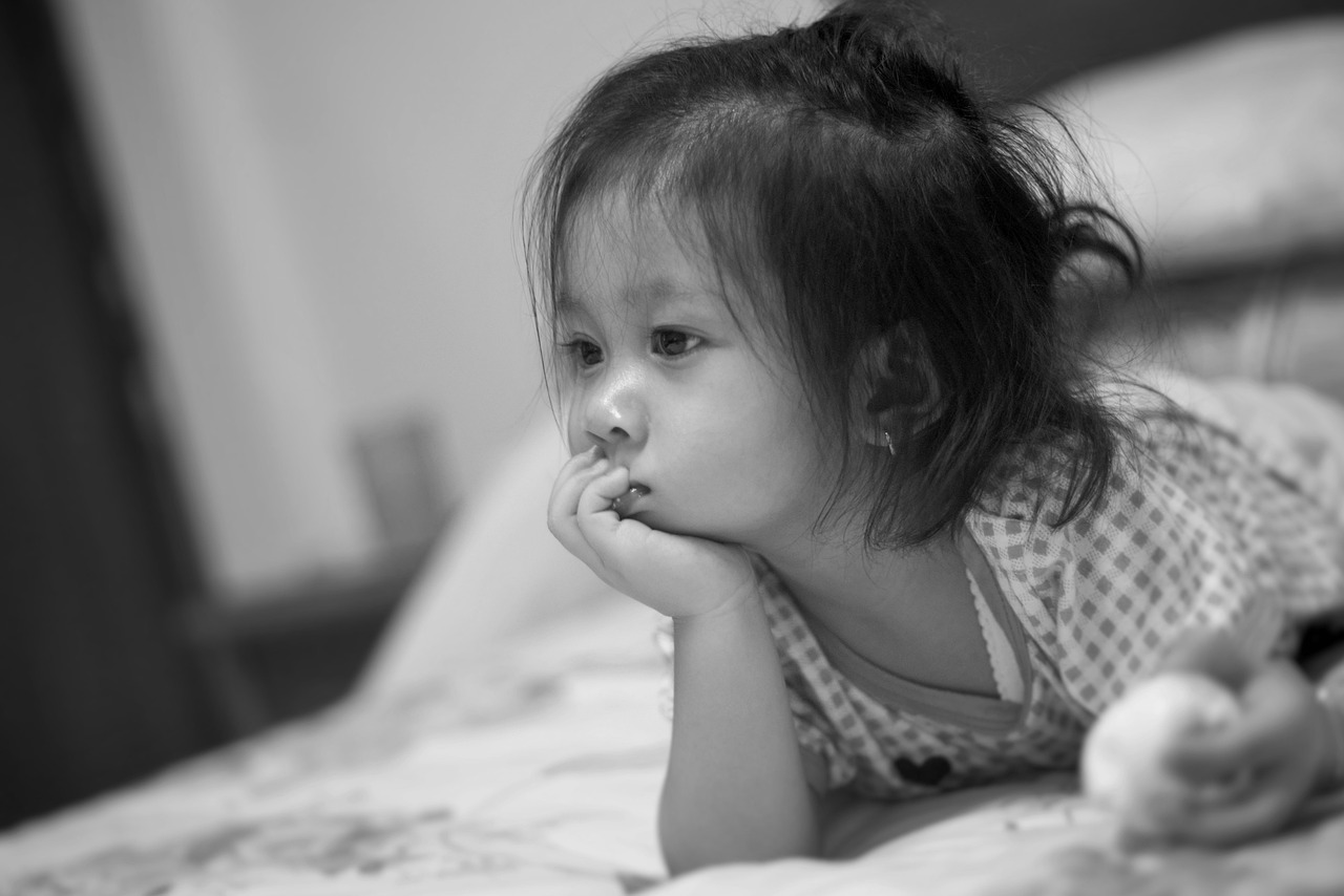 黄雨婷的丸子头与小发卡，可爱的时尚风向标-第1张图片-彩蝶百科