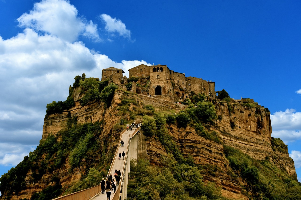 重庆周边游(重庆附近的旅游城市重庆附近有哪些旅游的地方)-第1张图片-彩蝶百科