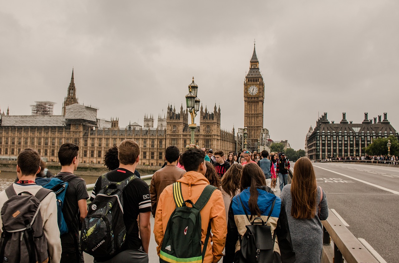 英国女子受邀免费游墨西哥后被逼运毒的跨境犯罪现象研究-第1张图片-彩蝶百科